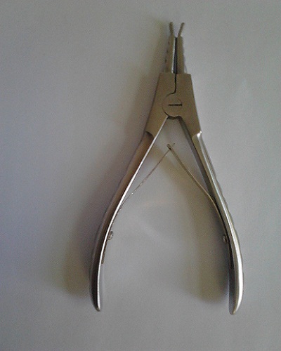 Ring Opening Pliers with Curved Point - Pinza per Body Piercing